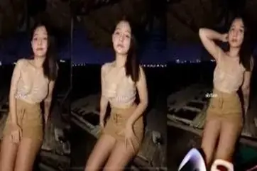 Bokep Indo Cewek Diajak Ke Gubuk Semalam Suntuk poster